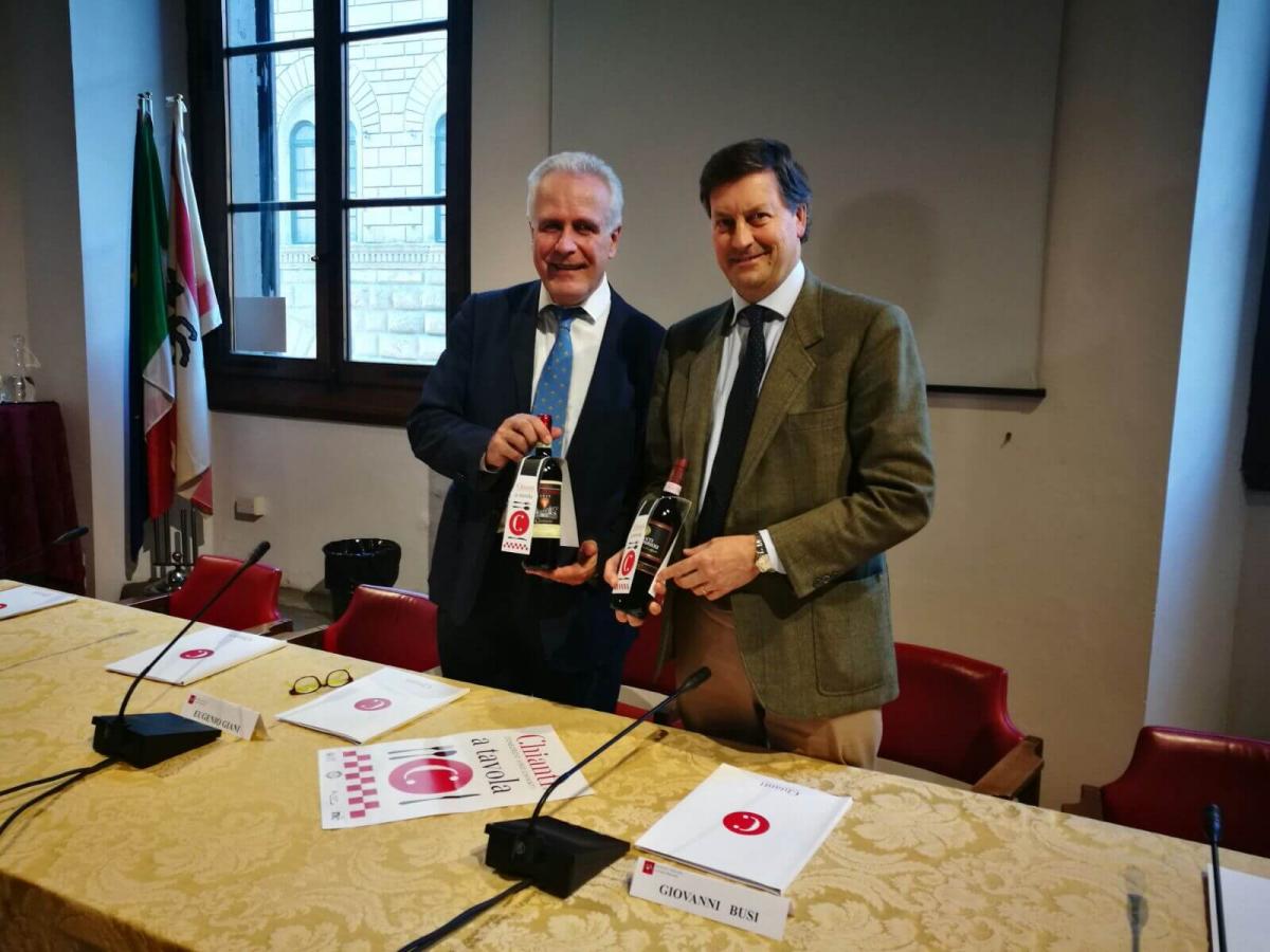 La presentazione di Chianti a tavola