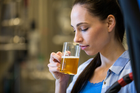 Esame olfattivo per degustare la birra