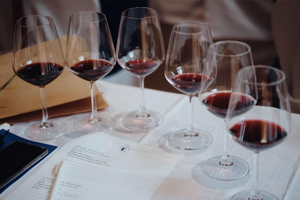 Degustazione del Morellino di Scansano presso l'Enoteca Rosso Morellino
