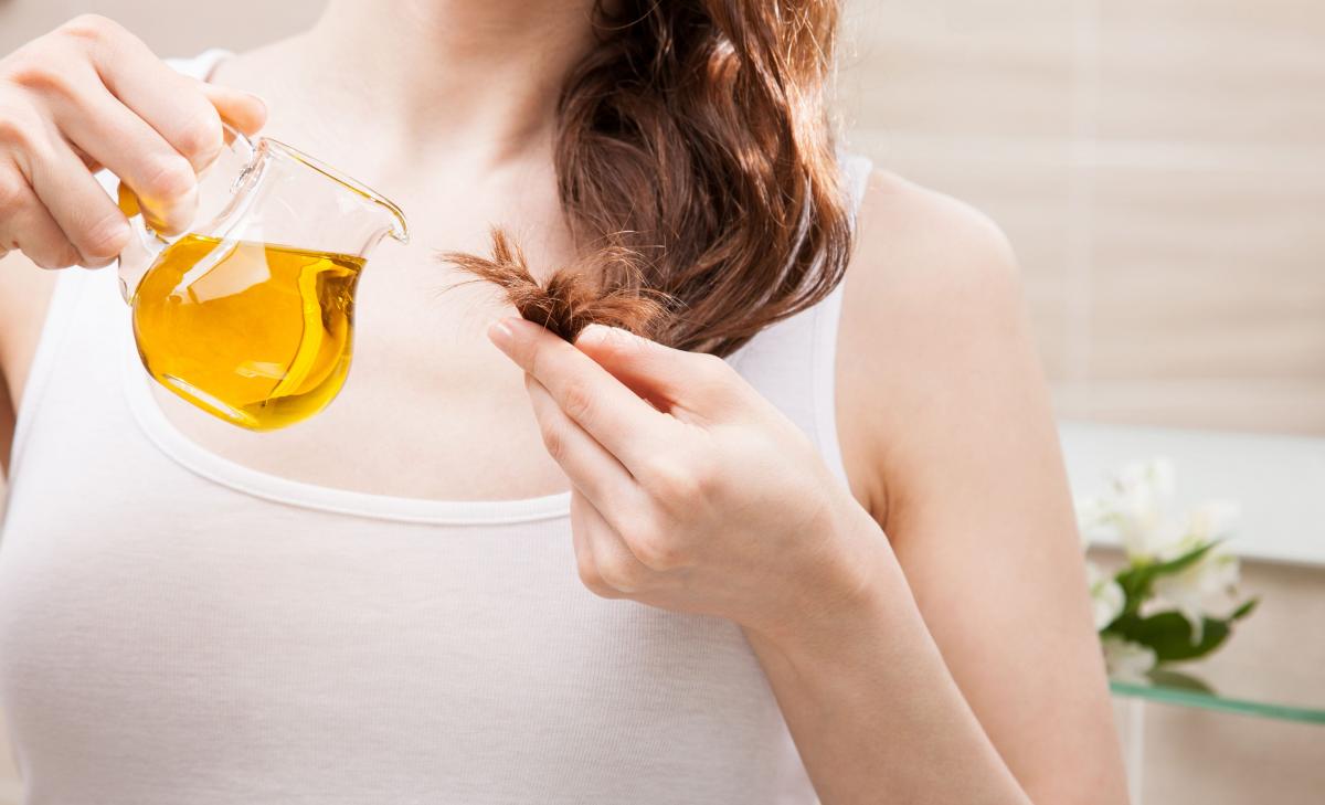 Maschera per capelli a base di olio d'oliva