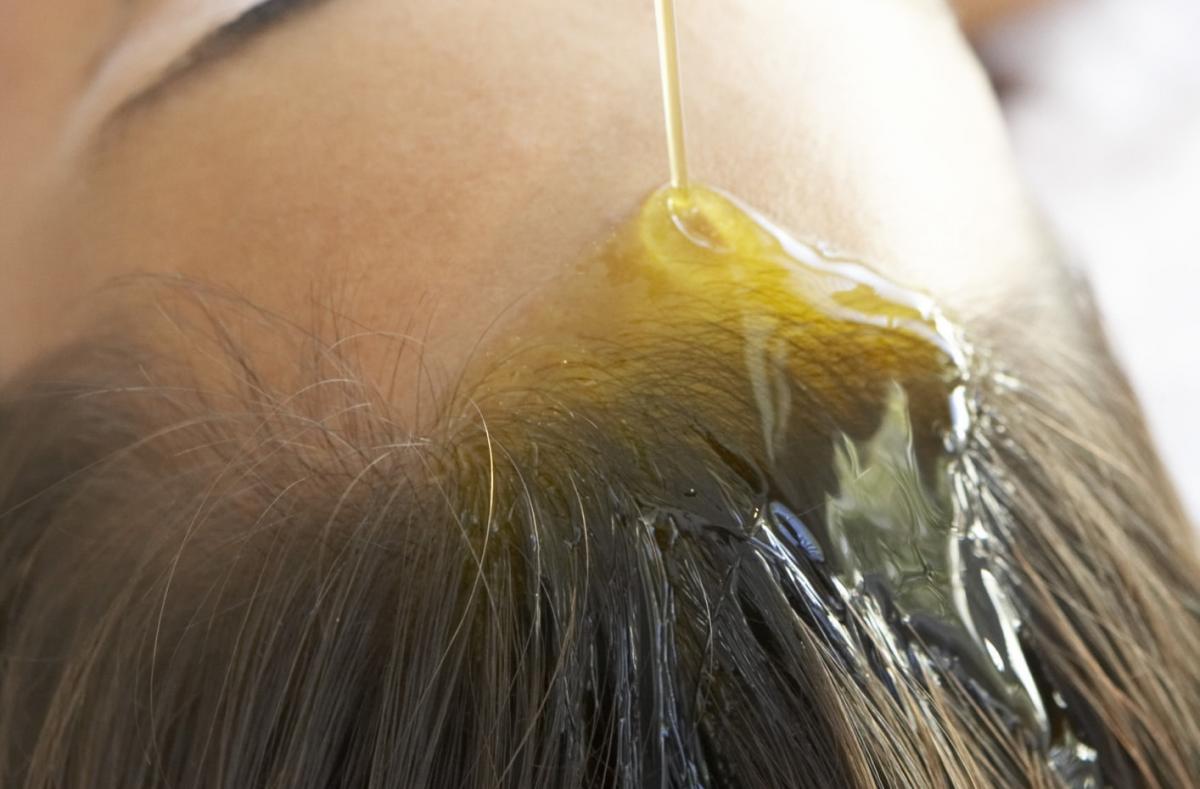 Olio d'oliva come shampoo naturale