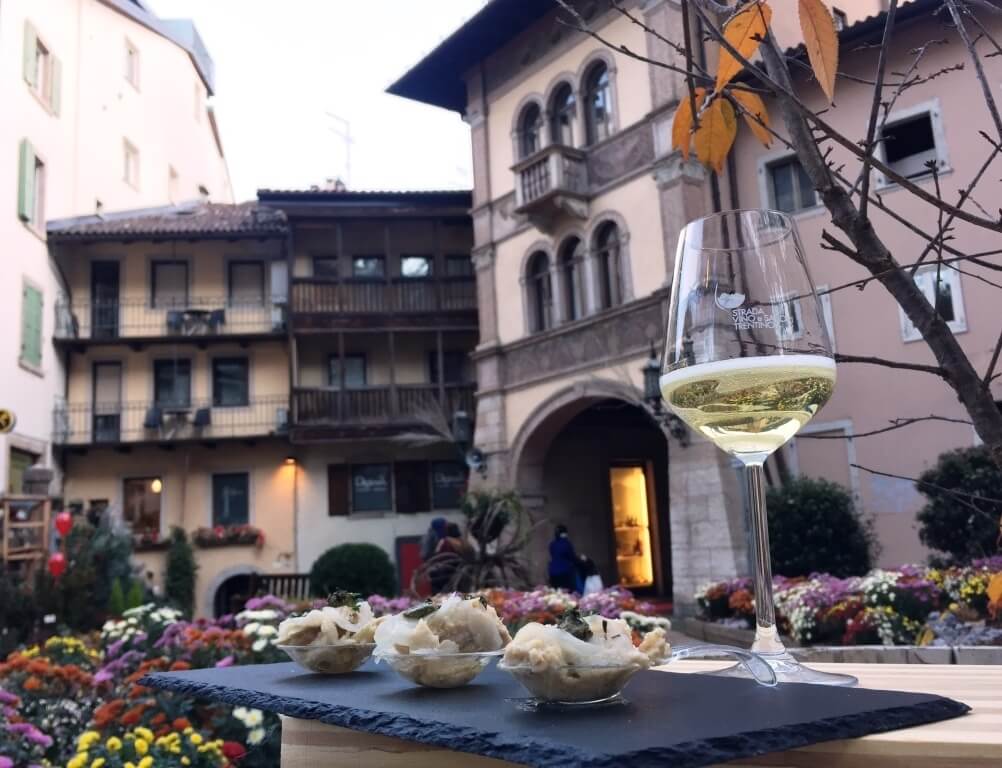 La Strada del Vino e dei Sapori del Trentino brinda con A tutto bollicine