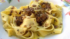 Piatto di fettuccine cucinate alla maniera di Norcia