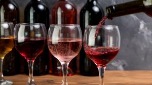 In alto i calici all'enoturismo In alto i calici all'enoturismo