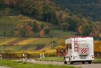 Enoturismo &quot;Covid free&quot;: camper con vista vigna