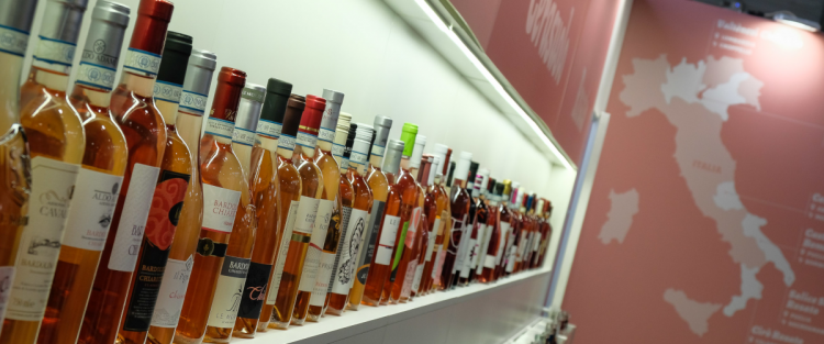 Il Covid non ferma le vendite di vino italiano negli USA