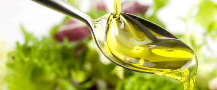 Olio extravergine d’oliva: un costo o un profitto per i ristoranti?
