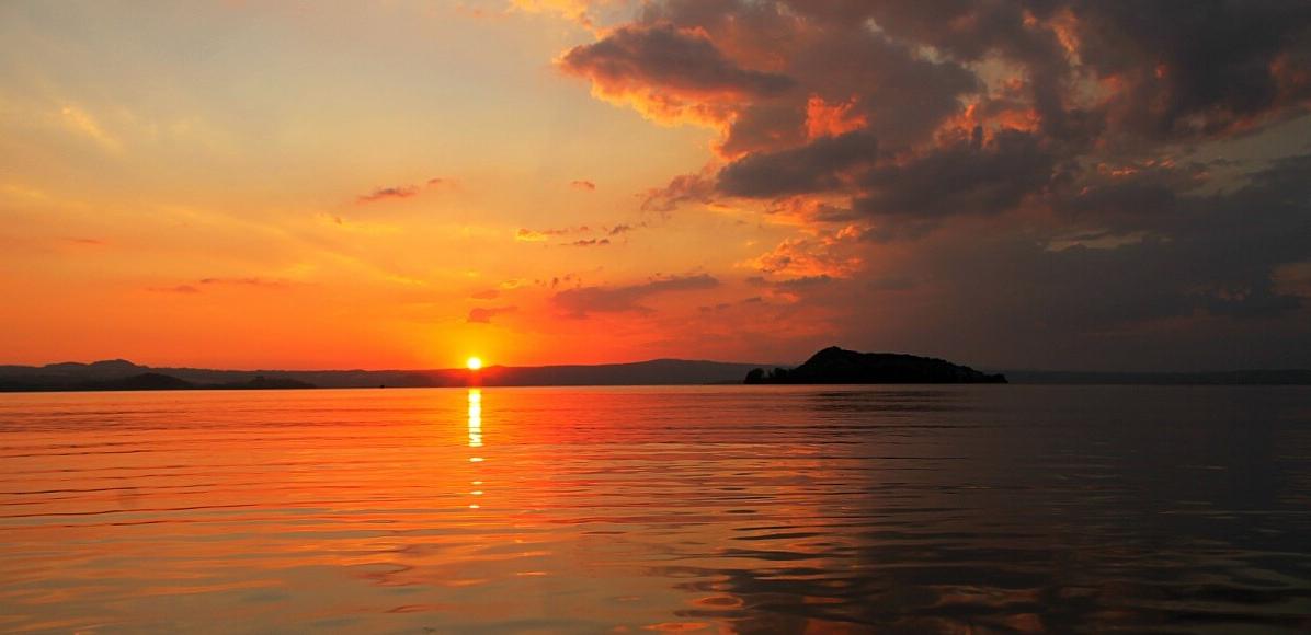 Un meraviglioso tramonto sul Lago di Bolsena